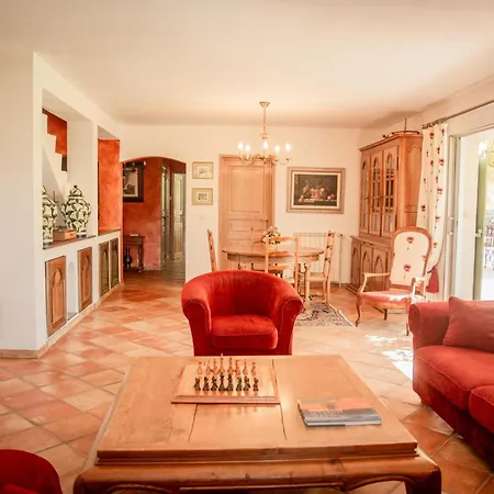 Villa Alcalias *